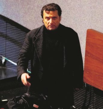 Copertina di Il pm: “Schettino idiota, merita 26 anni”