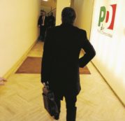 Copertina di “Avevo ragione a lanciare le uova al Nazareno”