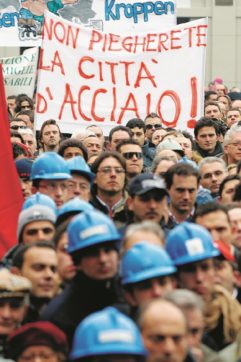 Copertina di La città d’acciaio  ha la sua “criptonite”