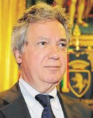 Copertina di Ha portato al centro i mille volti dei cittadini