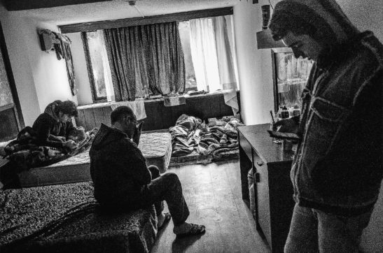 Grand Hotel profughi.  Il Caronte che traghetta le anime siriane