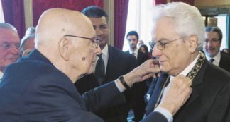 Copertina di Mattarella vuol fare l’arbitro: fine della monarchia di Giorgio