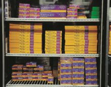 Copertina di Contromossa di Hollywood per salvare la pellicola