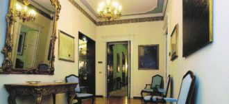 Copertina di Asti, farmacisti e politica all’assalto della banca