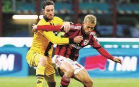 Copertina di Tragicommedia gialloblù. Hanno (ri)venduto il Parma