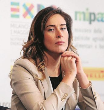 Copertina di Boschi: “Nessun conflitto d’interessi. Lo dice Antitrust”