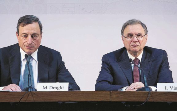 Copertina di Draghi & Visco, il duo  che fa sorridere le banche