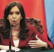 Copertina di Sudamerica, tre donne sull’orlo di una crisi di nervi