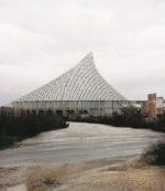 Copertina di Tutti gli affari sporchi con la scusa dello sport