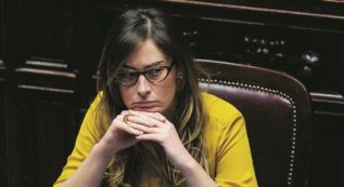 Copertina di Riforme, Forzisti già divisi