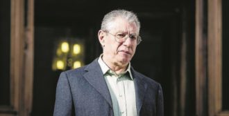 Copertina di Berlusconi ricattato da Renzi