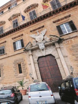 Il Vitalizio è ancora con noi