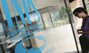 Copertina di Pm e Cantone, blitz all’inps: uno strano appalto da 75 milioni