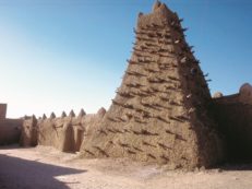 Copertina di Ritorno a Timbuctù:  “Turismo contro il terrore”