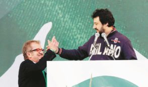 Copertina di Così Maroni ha mandato in bolletta la Lega Nord