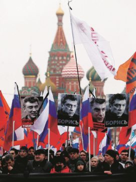 Folla per Nemtsov: “Non ci fate paura”