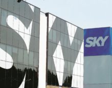 Copertina di Masterchef riaccende la guerra tra Mediaset e Sky