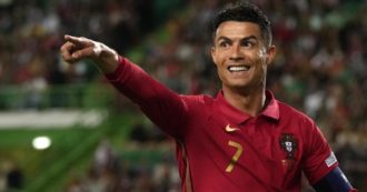 Copertina di Cristiano Ronaldo al Napoli in caso di cessione di Osimhen al Bayern Monaco: folle idea di mercato
