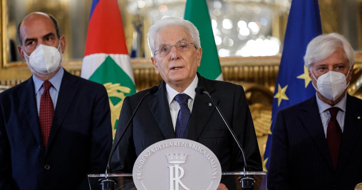 Mattarella ha sciolto le Camere, si vota il 25 settembre. Il presidente: “Non possibili pause in questo momento di emergenze, mi auguro contributo costruttivo nonostante la campagna elettorale”