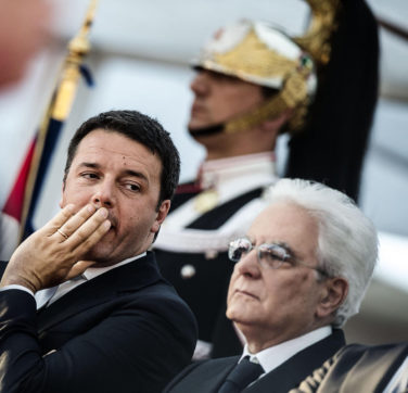 Copertina di Ultimi sospetti democrat, Ma Renzi schiaccia tutti