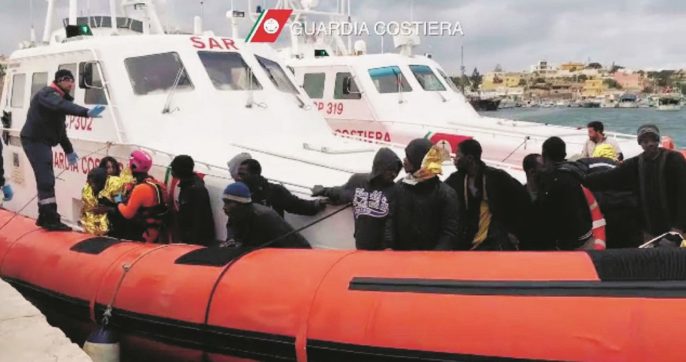 Copertina di “A Lampedusa più di 300 morti”