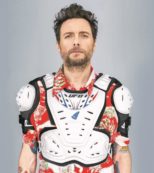 Copertina di Il miglior artista secondo i giornalisti