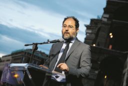 Copertina di L’ex capo della Comunità ebraica di Roma dà ragione alla ministra Roccella sulle “gite” ad Auschwitz