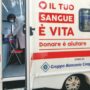 Copertina di Italia esangue, pochi donatori e trasfusioni in crisi: “Manca lo 0 positivo”. Allarme in Lazio, Sicilia e Campania