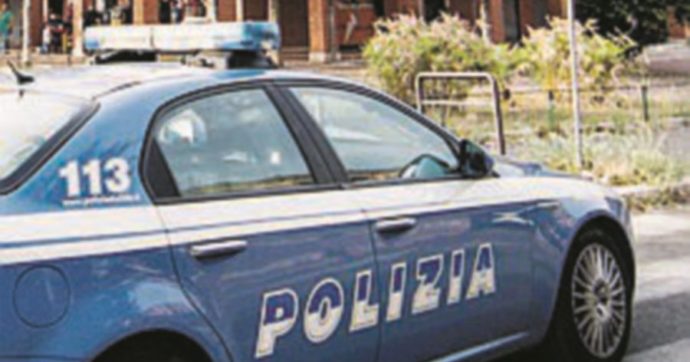 Milano, ferisce il vicino di casa all’occhio con un cacciavite e minaccia la polizia: donna arrestata