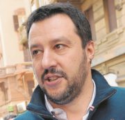 Copertina di Tosi viola l’ultimatum, ma la Lega non lo caccia