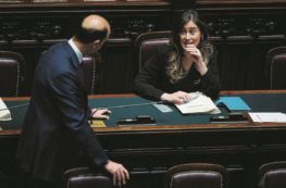 Copertina di L’onorevole balbetta: quando la riforma non ha una risposta