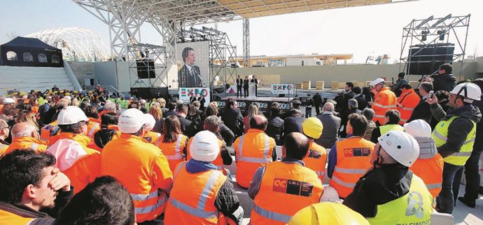 Renzi vola sull’Expo e nasconde le “vergogne”