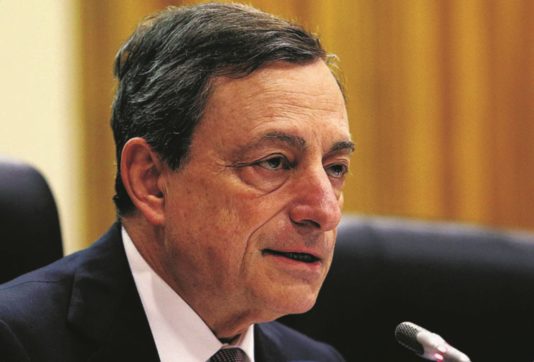 Copertina di Draghi sta con  i ribelli anti-Bce