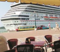 Copertina di La memoria corta del turista salva i tour operator