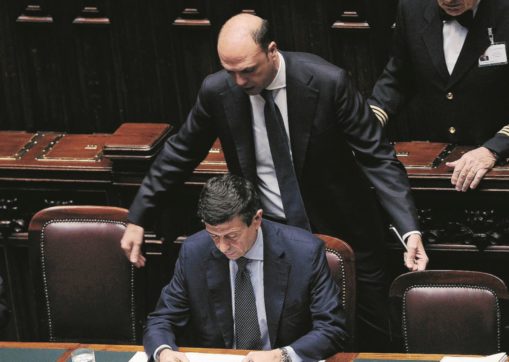 E questi altri quando li caccia?