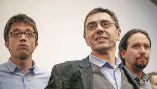 Copertina di Il triumvirato Podemos nelle urne