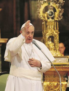 Copertina di “Solo Bergoglio ha capito la nuova camorra”