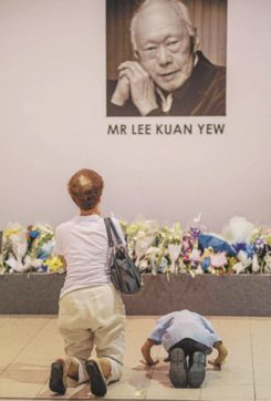 Gli orfani del padre-imperatore