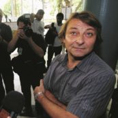 Copertina di Battisti, l’eterno fuggitivo piccolo e imbarazzante