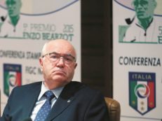 Copertina di Farsa Figc: le regole oggi no, domani neanche. Poi si vedrà