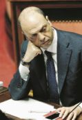 Copertina di Alfano perde il Patriot act ma si rifa con le intercettazioni