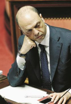 Alfano perde il Patriot act ma si rifa con le intercettazioni