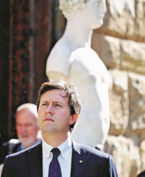 Oggi l’antipasto per nascondere il declino di Firenze