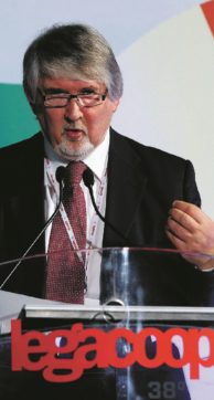 Coop rosse & affari. La rete di Casari da Tremonti a Poletti