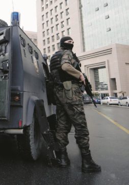 Le spine del Sultano nella Turchia del terrore