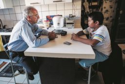 Copertina di Veltroni: “Noi adulti siamo figli dei bambini”