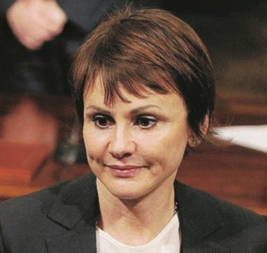 Ischia, M5s: ”La Vicari chiarisca  legame con la coop”