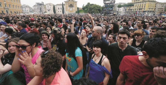 Copertina di Taranto, si suona e si balla: è il Primo Maggio di chi resiste