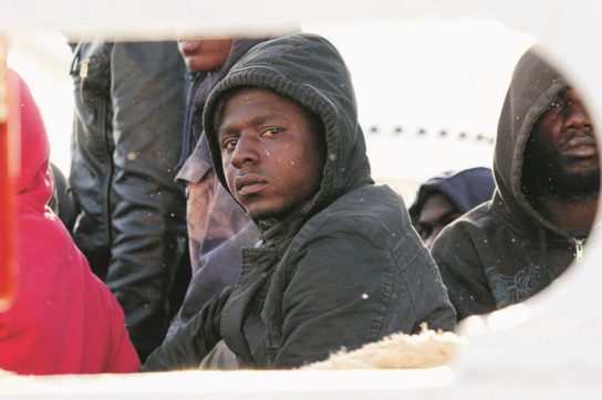 Copertina di Risparmi 115 milioni e moltiplichi per 30 i migranti morti