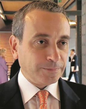 Il campione (gay) della laicità  tra Francia e Vaticano